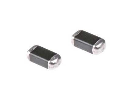 SMT Transient Suppressors Chip Metal Oxide Varistor MVR3220-471G 35pF 450A Clamping 775V Varistor 470V 3220 (8552M) Case